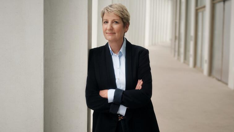 anne gellinek gehalt